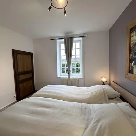 Gite Spacieux Avec Piscine, Jacuzzi Et Activites A Souvigny, Parfait Pour Familles Et Amis - Fr-1-489-509 Souvigny