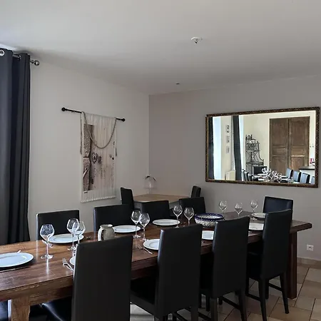 Gite Spacieux Avec Piscine, Jacuzzi Et Activites A Souvigny, Parfait Pour Familles Et Amis - Fr-1-489-509 * Souvigny