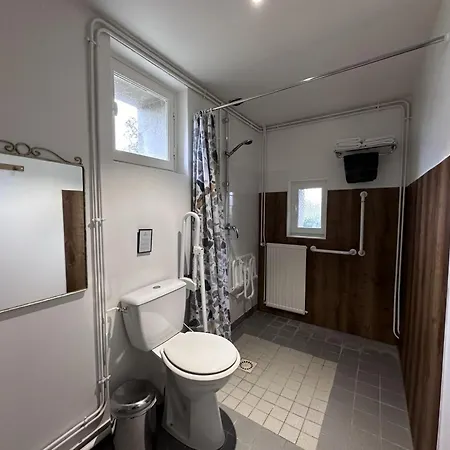 Gite Spacieux Avec Piscine, Jacuzzi Et Activites A Souvigny, Parfait Pour Familles Et Amis - Fr-1-489-509 Tatil Evi *
