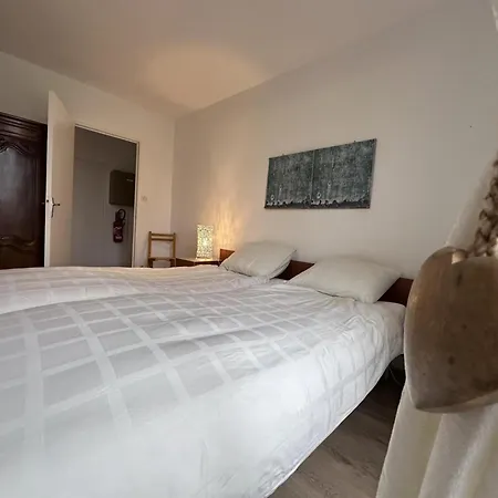 Gite Spacieux Avec Piscine, Jacuzzi Et Activites A Souvigny, Parfait Pour Familles Et Amis - Fr-1-489-509 * Souvigny
