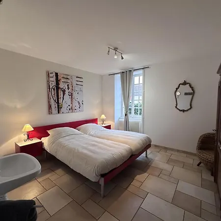 Gite Spacieux Avec Piscine, Jacuzzi Et Activites A Souvigny, Parfait Pour Familles Et Amis - Fr-1-489-509 Souvigny